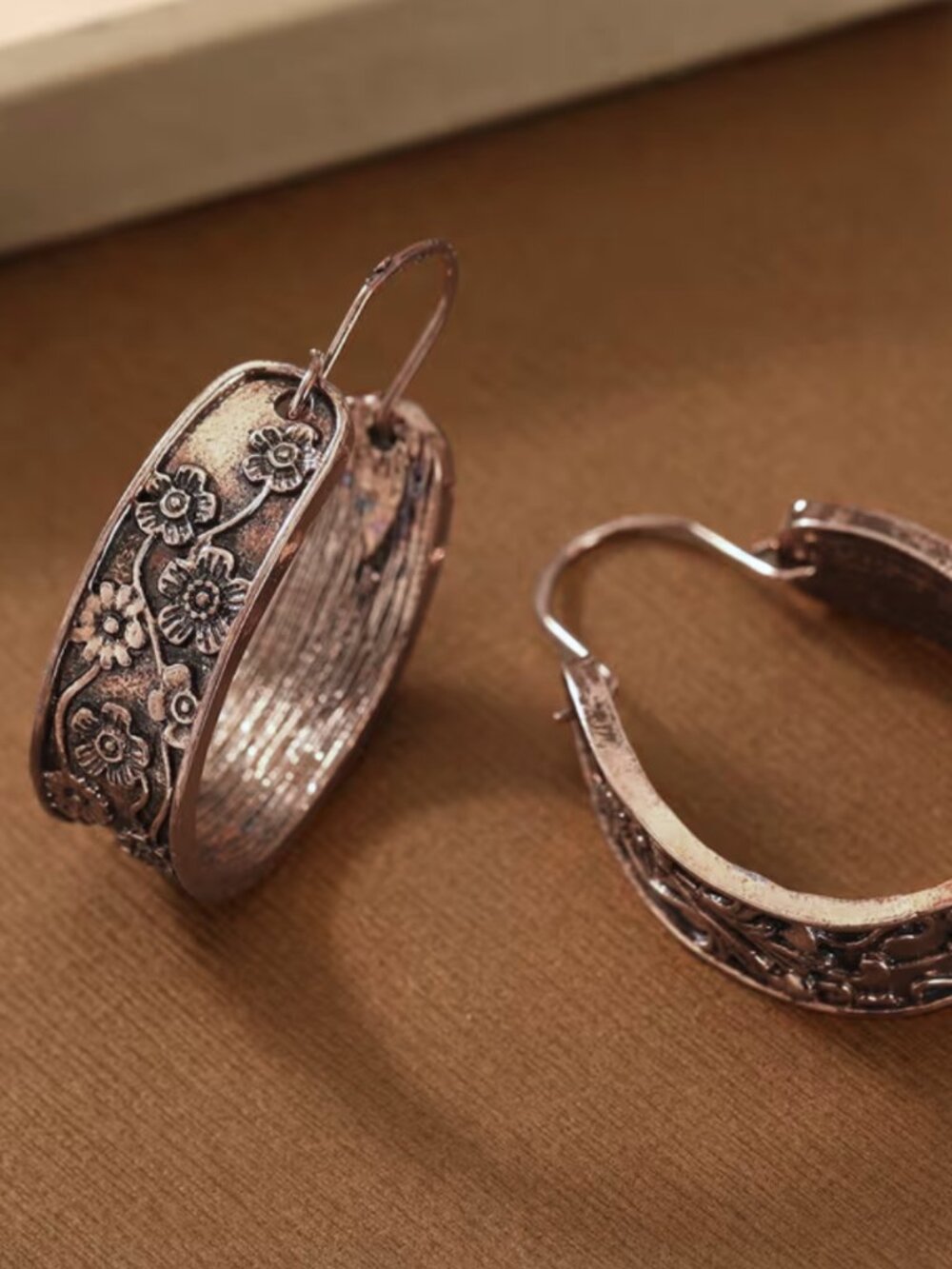 Vintage Boho Copper Floral Carved Wide Chunky Open J Hoop Earrings Antique Style - Picture 7 of 10